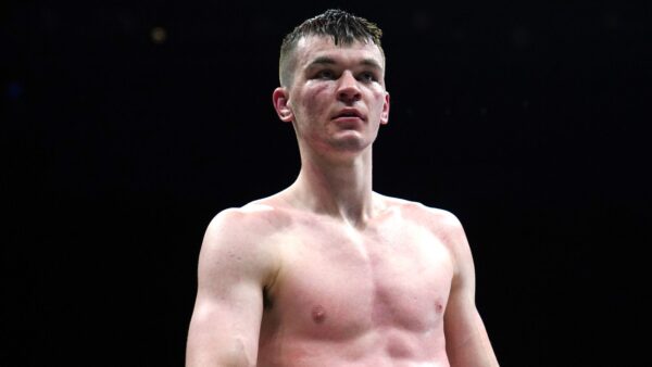 Aaron McKenna olha para Canelo Alvarez e Chris Eubank Jr após luta pelo campeonato mundial contra Etinosa Oliha em Dublin | Notícias de boxe
