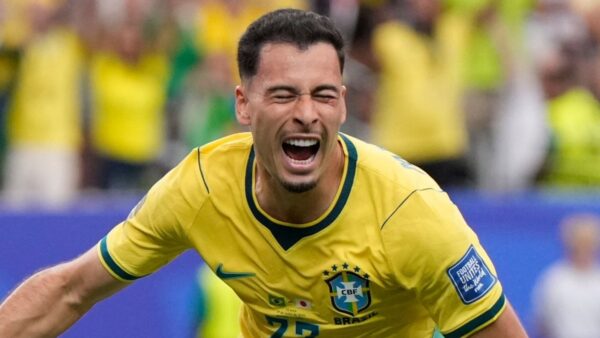 Brasil 2 a 1 Japão