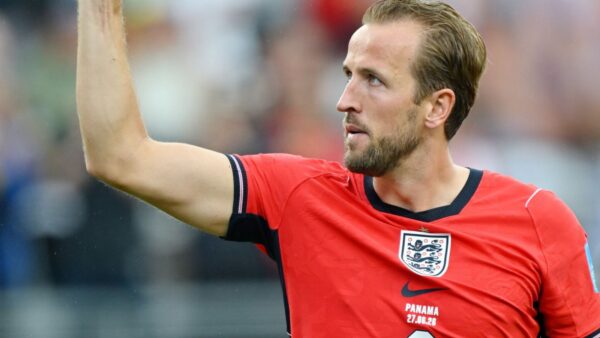 Notícias sobre transferência de Harry Kane: Capitão da Inglaterra deve assinar novo contrato com o Bayern de Munique, apesar do interesse do Barcelona | Notícias de futebol