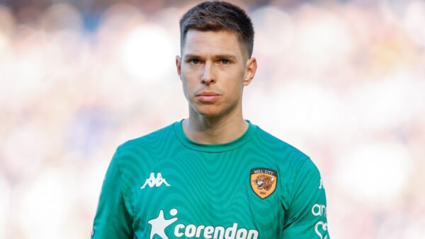 Ivor Pandur: Rangers contrata goleiro croata de Hull City com Jack Butland perto de ingressar no Tigers | Notícias de futebol