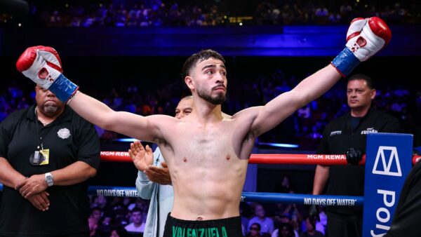 Jose Valenzuela surpreende Edwin De Los Santos com nocaute no segundo round em revanche para vingar a derrota | Notícias do boxe