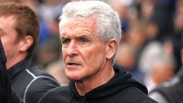 Mark Hughes presta homenagem ao filho Alex Hughes após trágico falecimento aos 38 anos | Notícias de futebol