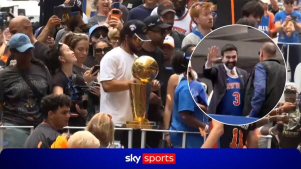 Knicks celebram campeonato da NBA em grande estilo com prefeito de Nova York
