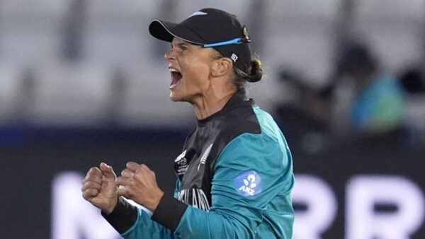 Copa do Mundo Feminina T20: A atual campeã Nova Zelândia vence suspense para manter vivas as esperanças | Notícias de críquete