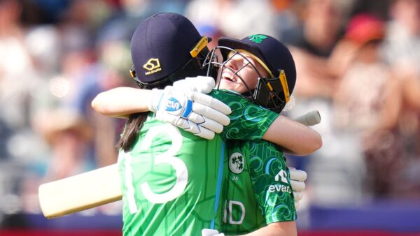 Irlanda garante vitória surpreendente pela primeira vitória feminina na Copa do Mundo T20, mas Índias Ocidentais ainda avançam para as semifinais | Notícias de críquete