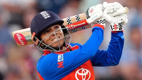 Copa do Mundo Feminina T20 da ICC: Sophia Dunkley cria dor de cabeça na seleção da Inglaterra com desempenho de destaque contra a Escócia | Notícias de críquete