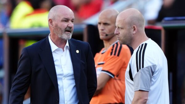 ‘Orgulhoso, mas devastado’ – Clarke apoia a recuperação da Escócia após a derrota do Marrocos