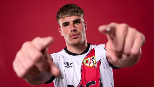 Transferência de Pep Chavarria para o Chelsea: O lateral-esquerdo do Rayo Vallecano começou tarde, mas será que sua mentalidade poderia ajudar Xabi Alonso? | Notícias de futebol